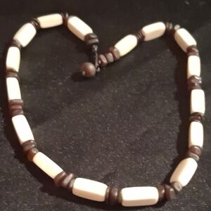 Mens Bone & Glass Beaded Necklace 18 In Long.